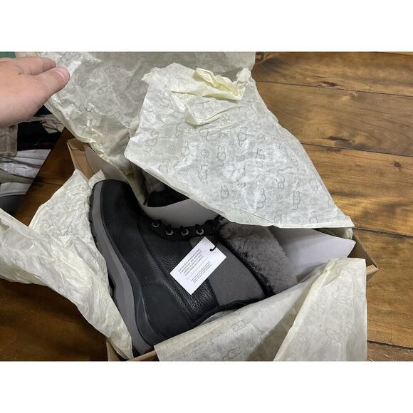 UGG Women’s Adirondack III, Black Winter Boots, Size 6 NIB - Picture 13 of 13